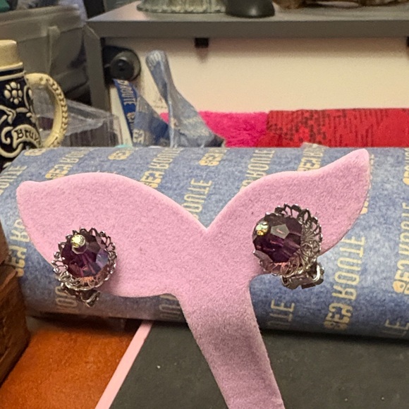 Vintage Stunning Purple Crystal Clip On Earrings - Picture 3 of 7